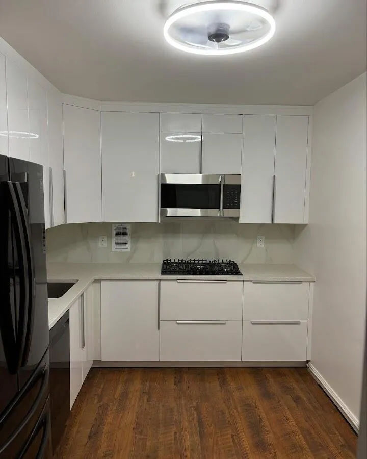 Renovated kitchen with quartz countertops in Center Point